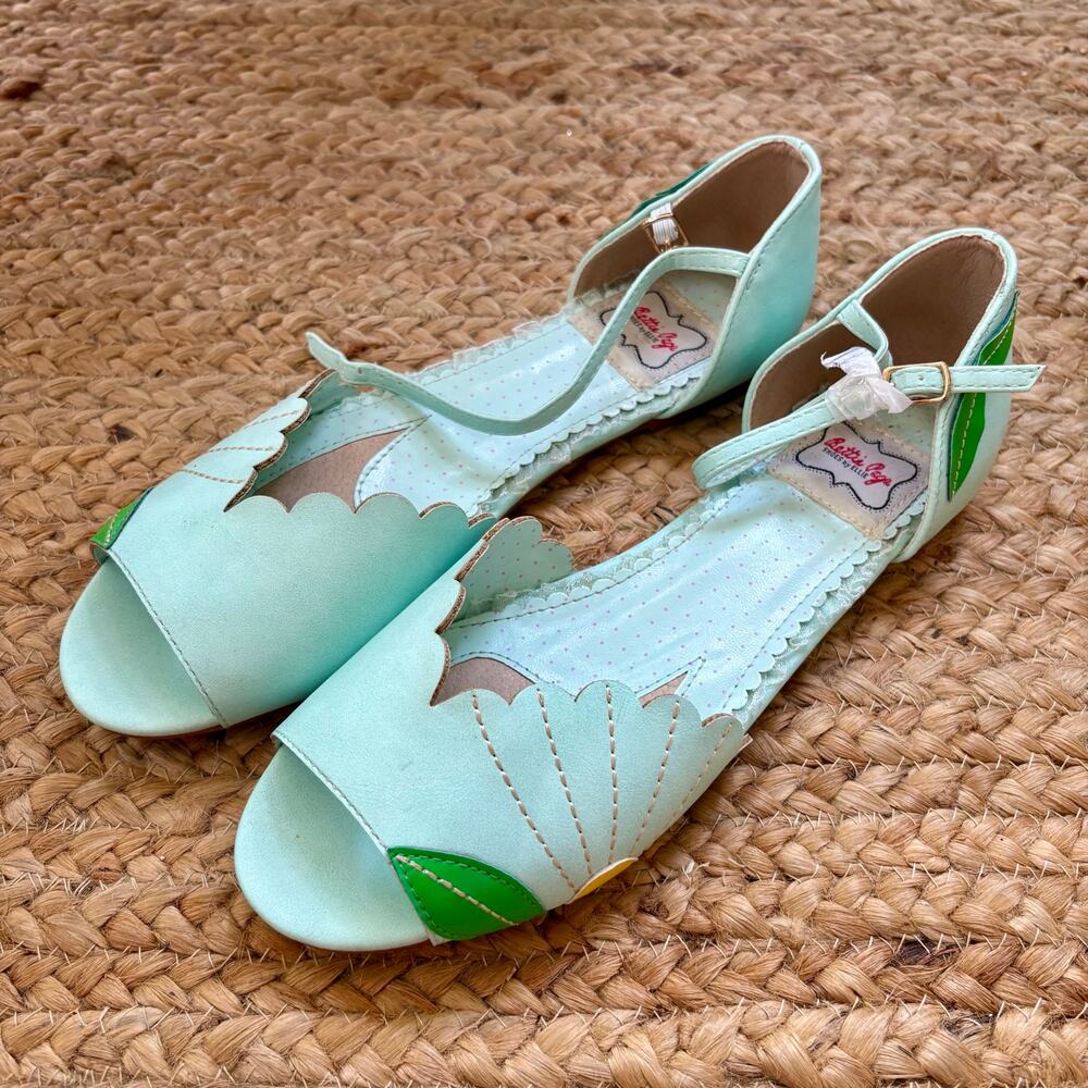 Vintage-style Bettie Page shoes by Ellie sandal flats